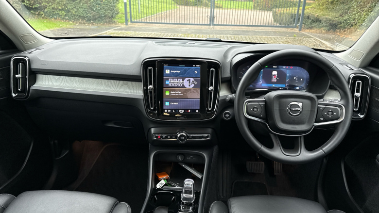 Volvo XC40 2.0 B3P Ultra Dark 5dr Auto Petrol Estate